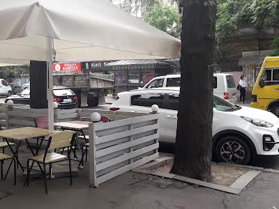 коммерческая по адресу Старопортофранковская ул., 55