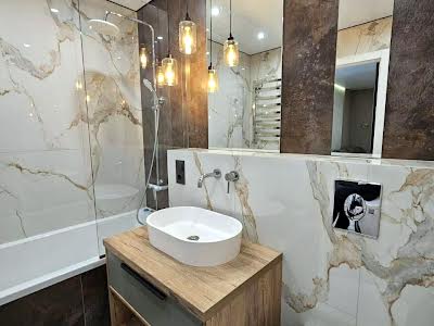квартира за адресою Довженка вул., 32
