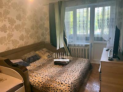 квартира за адресою Космонавта Поповича вул. (Космонавта Волкова), 14