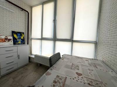 квартира по адресу Героев Небесной Сотни просп., 26/20