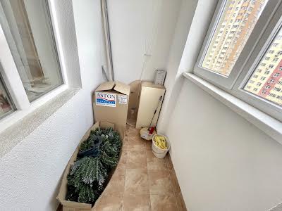 квартира за адресою Сім'ї Кульженків вул. (Петра Дегтяренка), 35