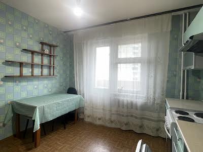 квартира за адресою Лариси Руденко вул., 21