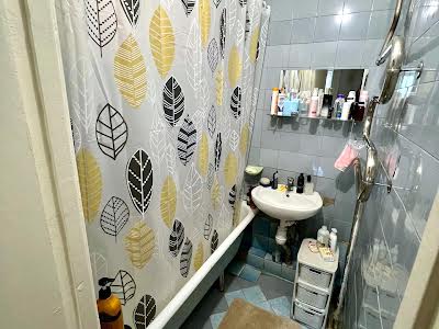 квартира за адресою Солом'янська вул., 8