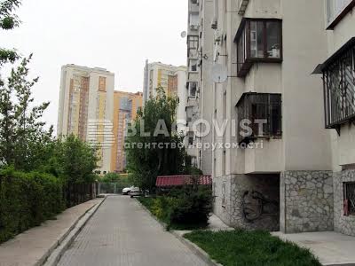 квартира за адресою Валерія Лобановського просп. (Червонозоряний), 14