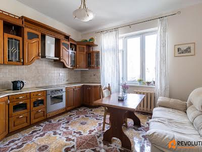 квартира по адресу Урловская ул., 16/37