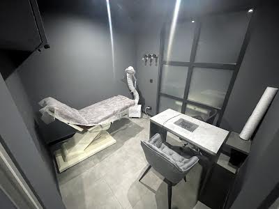 коммерческая по адресу Провулок Парковий, 2а