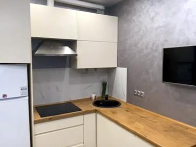 квартира за адресою Михайла Максимовича вул. (Онуфрія Трутенка), 28-Б