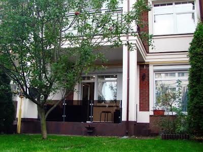 будинок за адресою Берегова вул., 11