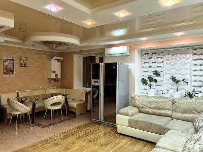 квартира за адресою Полякова вул., 25