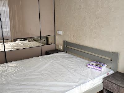 квартира за адресою Салютна вул., 2
