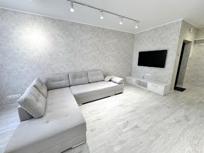 квартира за адресою Дніпровська набережна вул., 18-Б