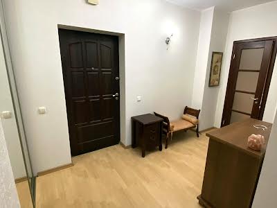 квартира за адресою Раїси Окіпної вул., 8