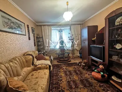 квартира за адресою Каштанова вул., 5