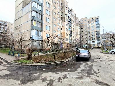 квартира за адресою Прирічна вул., 9А