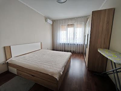 квартира за адресою Ревуцького вул., 54-Б