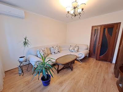 квартира за адресою Злуки просп., 57