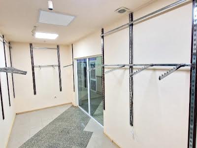комерційна за адресою Кардинала Любомира Гузара вул., 34а