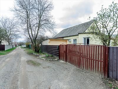 дом по адресу Центральна, 1