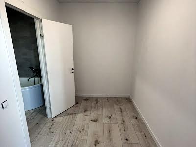 квартира за адресою Топольна вул., 4г