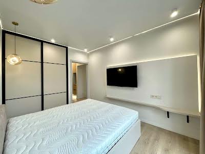 квартира за адресою Салютна вул., 2к8