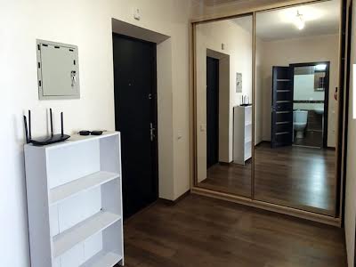 квартира за адресою Воскресенська вул., 18