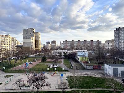 квартира за адресою Озерна вул., 28