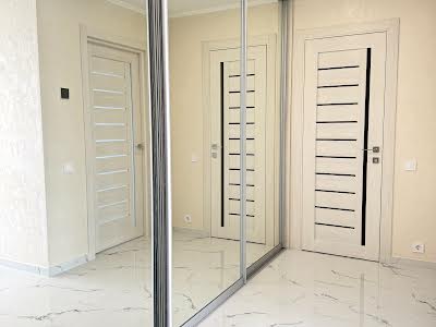 квартира за адресою Михайла Максимовича вул. (Онуфрія Трутенка), 32а