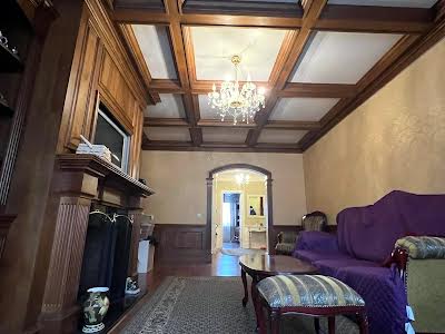квартира за адресою Захисників України вул., 5