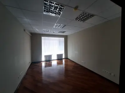 комерційна за адресою Оболонська набережна вул., 7