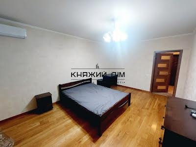 квартира за адресою Авіаконструктора Ігоря Сікорського вул. (Танкова), 1