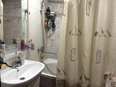 квартира за адресою Автозаводська вул., 7б