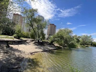 квартира за адресою Драгоманова вул., 1