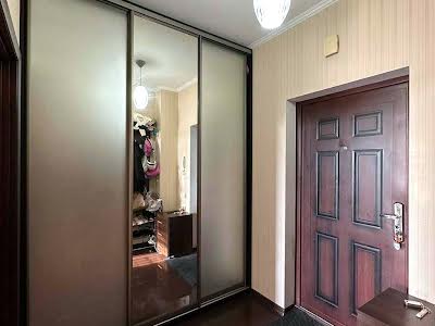 квартира за адресою Регенераторна вул., 4 к8