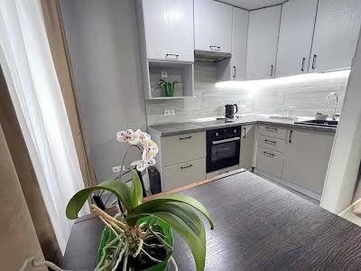 квартира по адресу Верховинная ул., 81