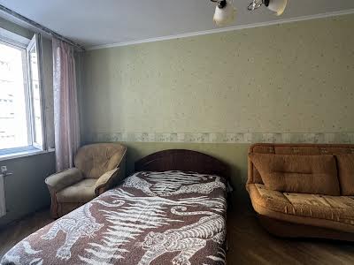 квартира за адресою Раїси Окіпної вул., 4-А