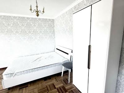 квартира за адресою Родини Крушельницьких вул., 7