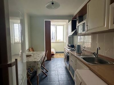 квартира за адресою пр. Небесної сотні, 10