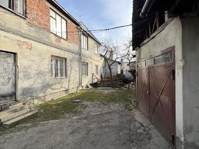 дом по адресу Винники, Петра Калнышевского ул.