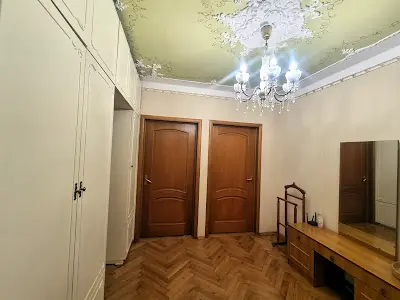 квартира за адресою Панаса Мирного вул., 11
