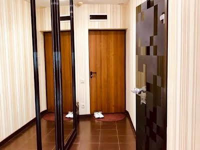 квартира за адресою Королеви Єлизавети ІІ вул. (Глинки), 2