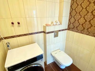 квартира за адресою Космічна вул., 3