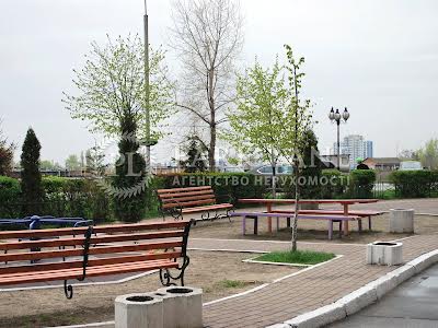 квартира за адресою Миколи Амосова вул., 4