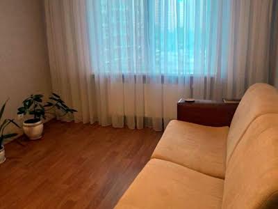 квартира за адресою Софії Русової вул., 3