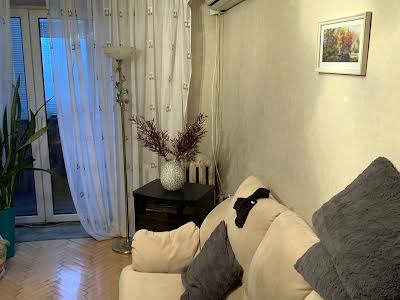 квартира за адресою Дегтярівська вул., 12/7