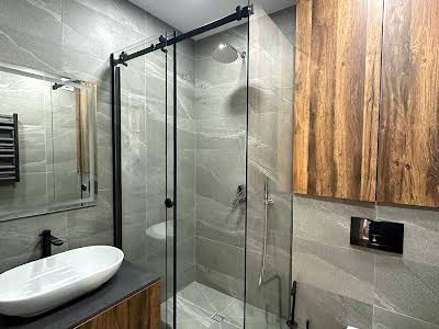 квартира по адресу Салютная ул., 2