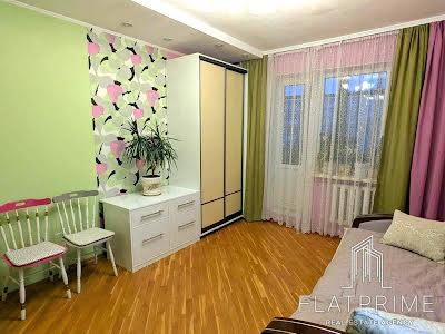 квартира за адресою Рональда Рейгана вул., 10