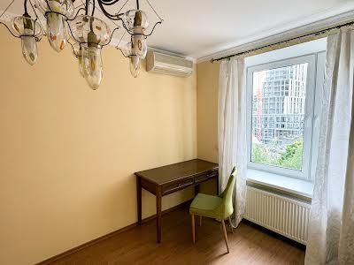 квартира за адресою Дмитра Яворницького просп. (Карла Маркса), 45