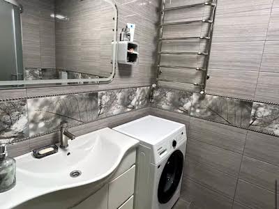 квартира по адресу Яблунева ул., 2