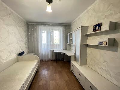 квартира за адресою Космонавтів вул., 142