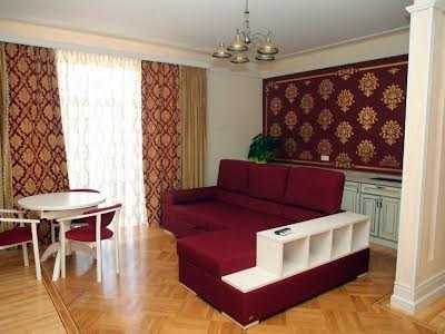комерційна за адресою Чорновола вул., 80